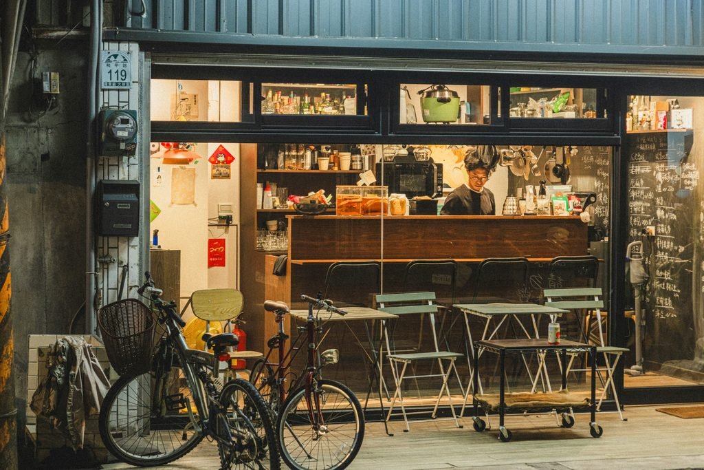 How Small Businesses Are Using AI to Compete with Giants